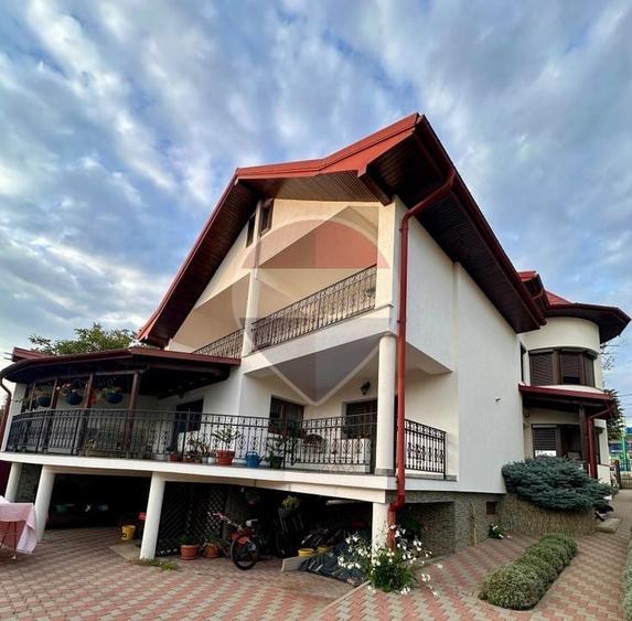Casă individuală cu 8 camere cu Teren 3000 Mp în Burdujeni