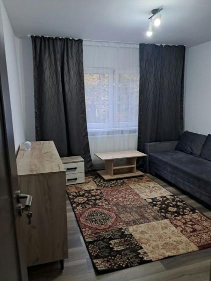 Garsonieră decomandată în Tudor