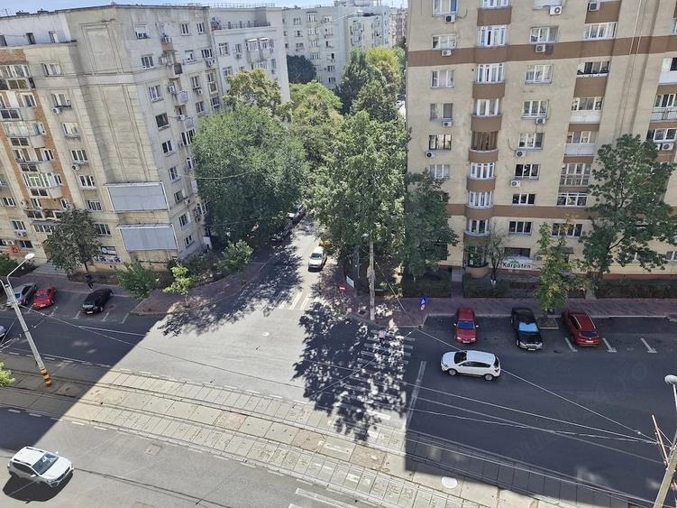 Garsonieră decomandată, mobilată în Decebal