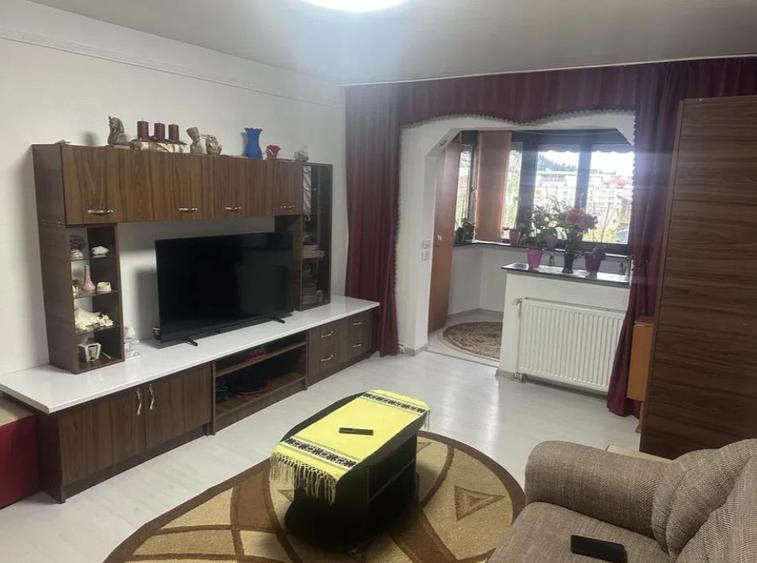 Apartament cu 2 camere decomandat, mobilat în Răcădău