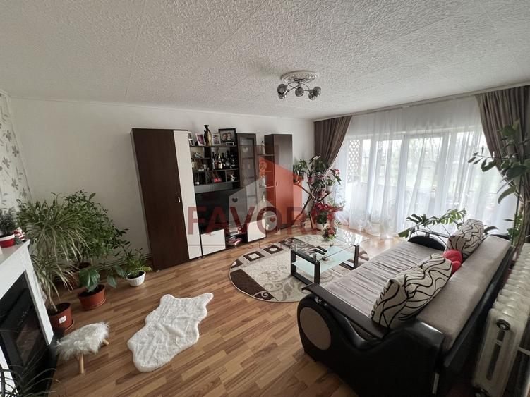 Apartament cu 4 camere decomandat, mobilat în Girocului