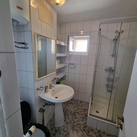 Apartament cu 2 camere semidecomandat în P-ța Victoriei