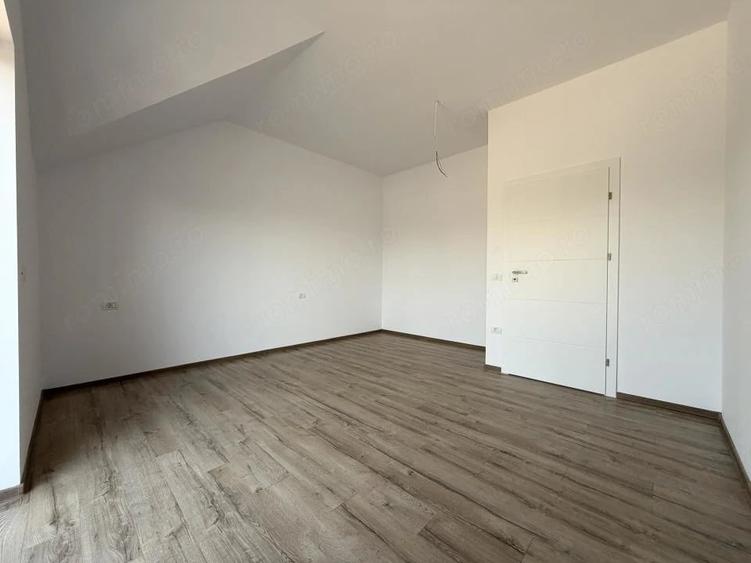 Casă cu 4 camere cu Teren 350 Mp în Covaci
