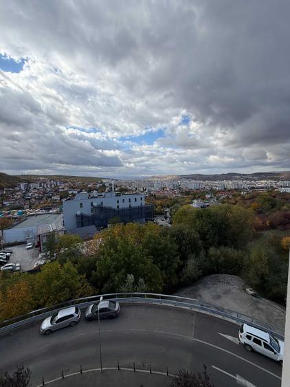 Apartament cu 3 camere decomandat în Dosu Bricii
