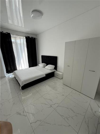 Apartament cu 5 camere decomandat, mobilat în Nord