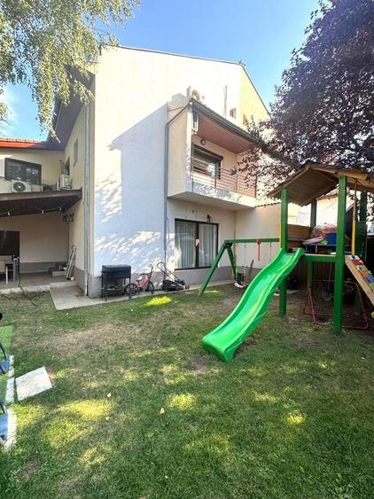 Casă cu 6 camere cu Canalizare în Bucureștii Noi