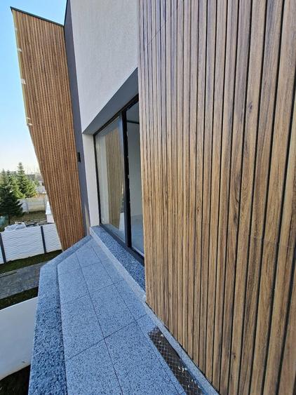 Casă cu 7 camere cu Teren 250 Mp în Corbeanca