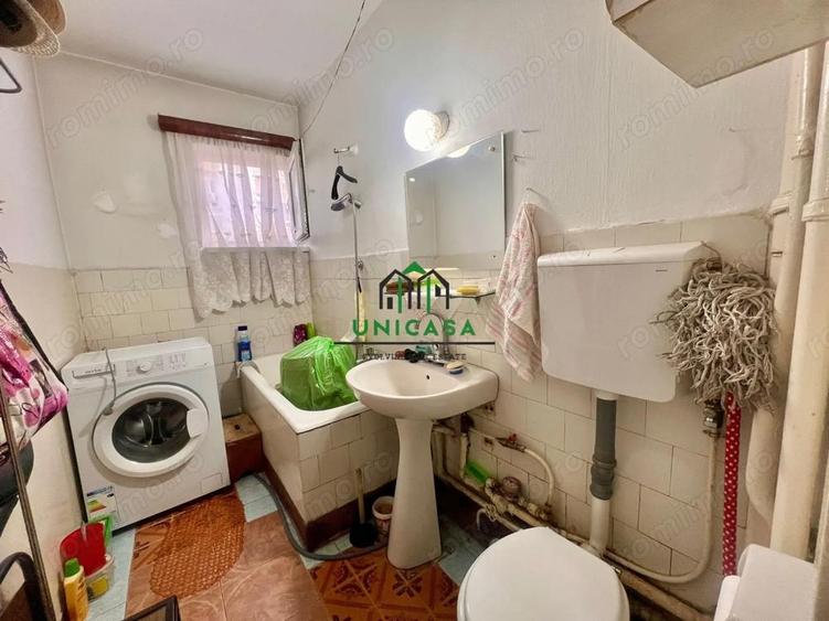 Apartament cu 3 camere semidecomandat în Traian