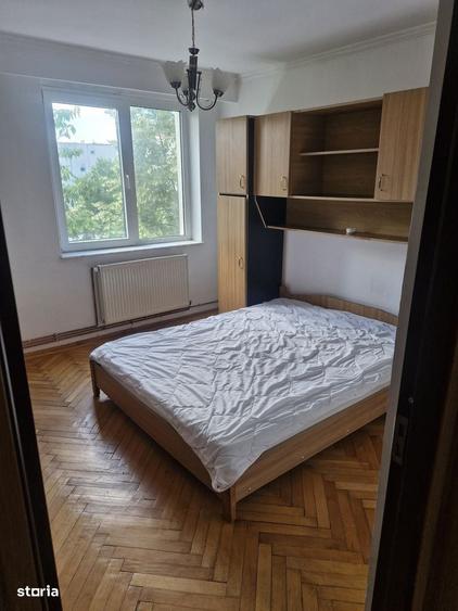 Apartament cu 2 camere semidecomandat în Craiovei