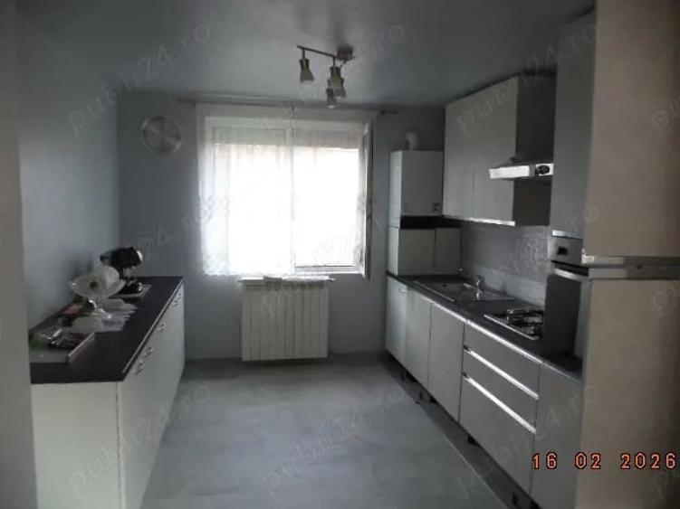 Casă cu Teren 1756 Mp în Vest