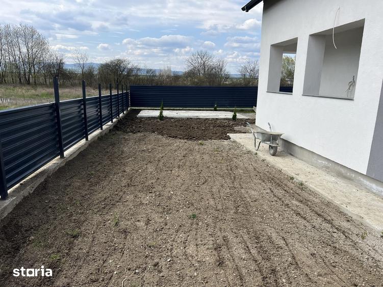 Casă cu 3 camere cu Teren 500 Mp în Letea Veche