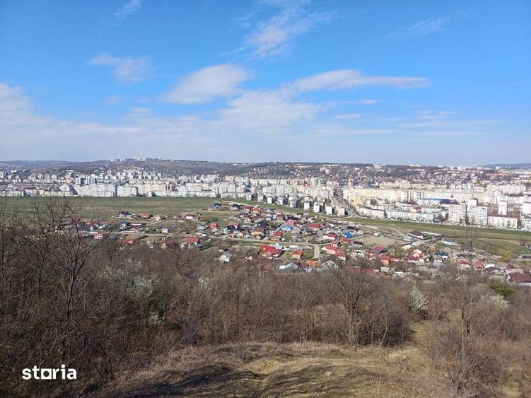 Teren de 3000 mp, în Nicolina