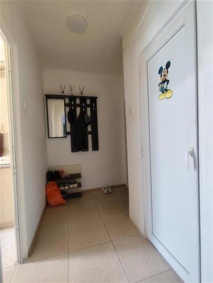 Apartament cu 2 camere semidecomandat, mobilat în Nord