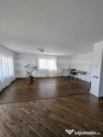 Apartament cu 4 camere semidecomandat în Florești