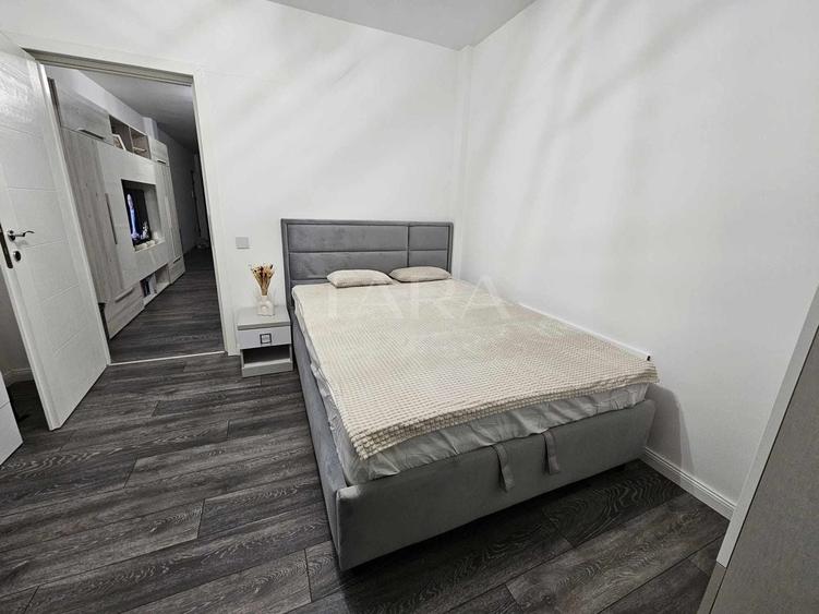 Apartament cu 3 camere decomandat, mobilat în Sânnicoară
