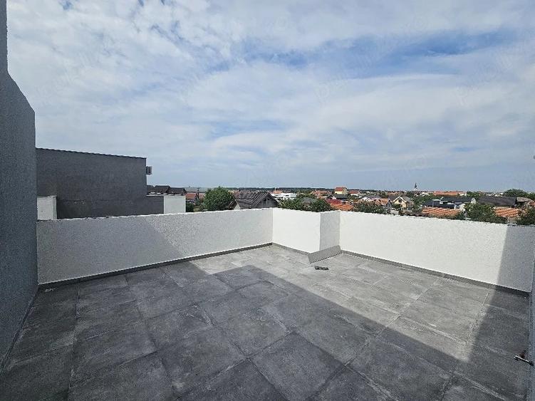 Apartament cu 2 camere decomandat în Giarmata