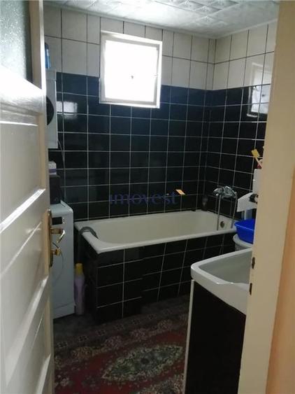 Apartament cu 3 camere semidecomandat în Aurel Vlaicu