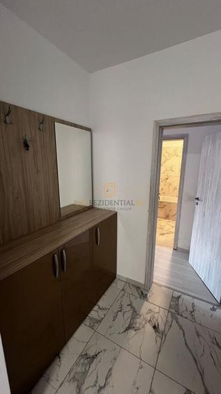 Apartament cu 4 camere decomandat, mobilat în Metalurgiei