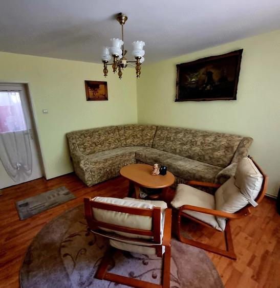 Apartament cu 3 camere decomandat în Moroasa 1