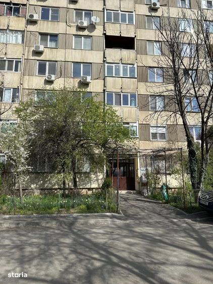 Apartament cu 4 camere decomandat în Drumul Taberei