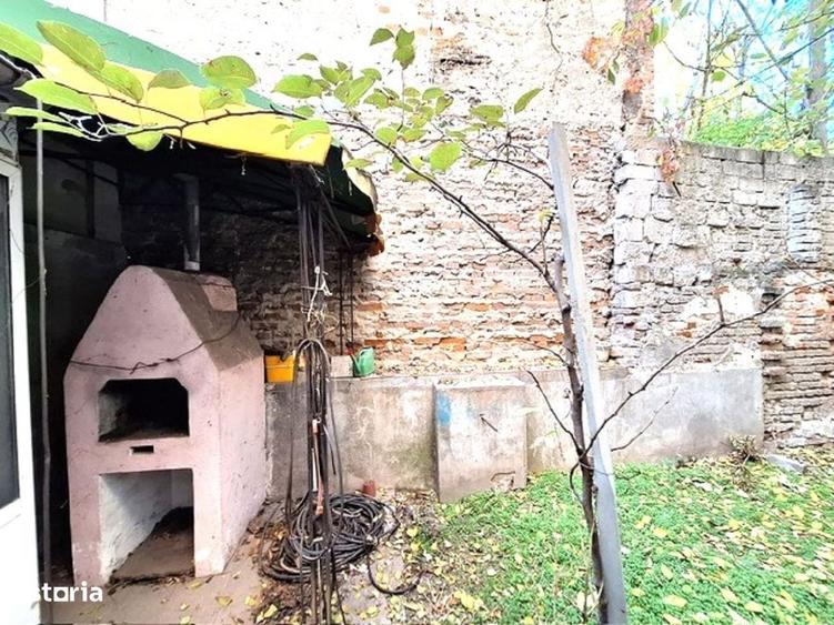 Casă cu 4 camere în Central