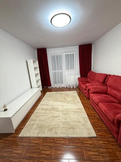 Apartament cu 2 camere semidecomandat, mobilat în Central