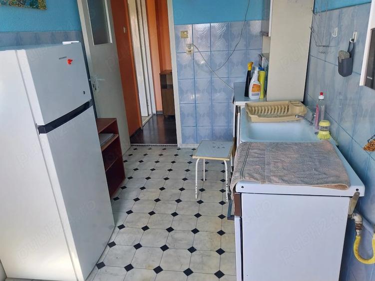 Apartament cu 2 camere decomandat în Tractorul