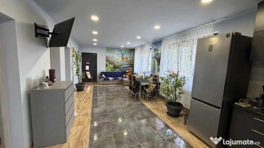 Casa moderna la cheie cu piscina, 7 ari teren ?i carport - 1