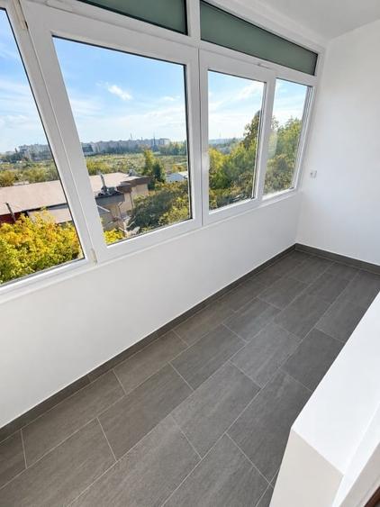 Apartament cu 3 camere decomandat, mobilat în Titan