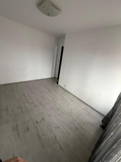 Apartament cu 3 camere decomandat, mobilat în Drumul Taberei