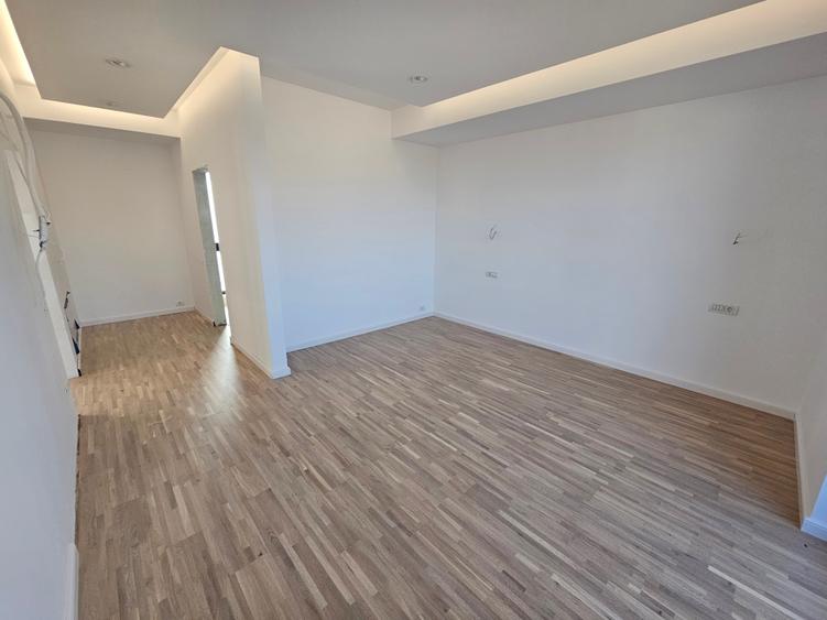 Casă individuală cu 4 camere cu Teren 500 Mp în Tunari