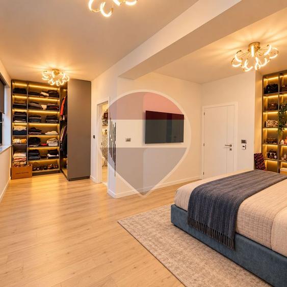 Apartament cu 4 camere decomandat, mobilat în Ultracentral