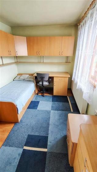 Casă cu 6 camere cu Teren 249 Mp în Rogerius