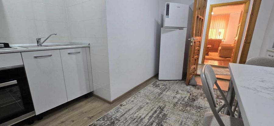 Apartament cu 3 camere decomandat în Micro 11