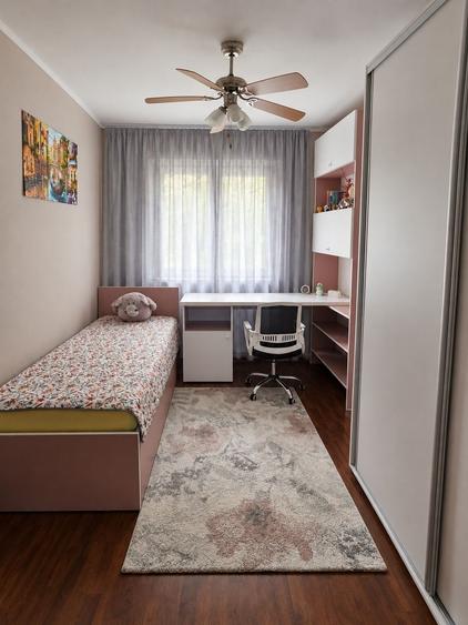 Apartament cu 3 camere decomandat în Nufărul