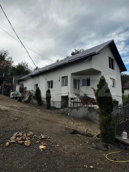 Casă cu 4 camere cu Teren 550 Mp în Baciu