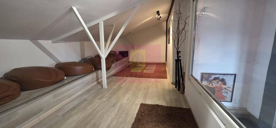 Spațiu comercial, de 240 mp, în Cornu