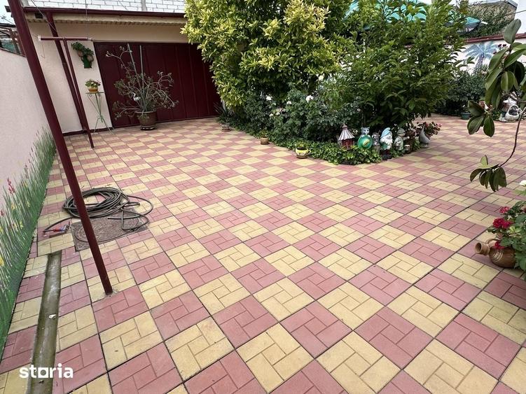 Casă cu 4 camere decomandat cu Teren 420 Mp în Central