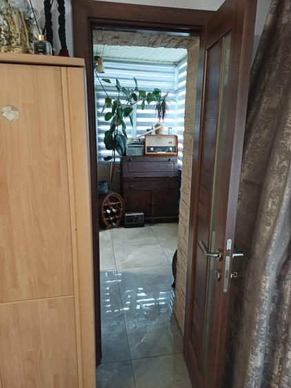 Apartament cu 2 camere decomandat în Rovine