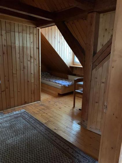 Casă individuală cu 10 camere cu Teren 360 Mp în Turnișor