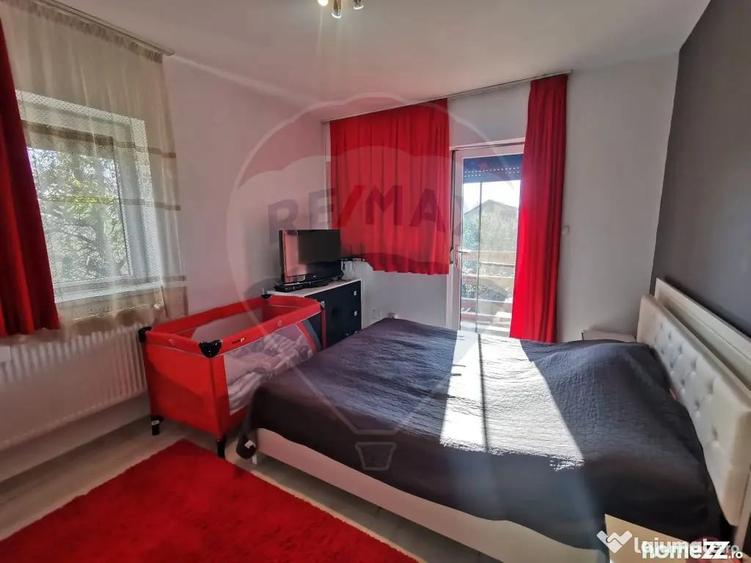 Casă cu 7 camere cu Teren 342 Mp în Calea Clujului