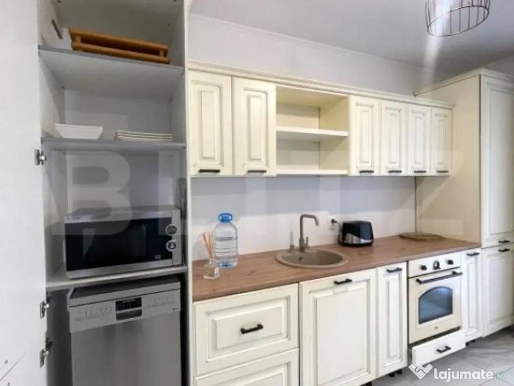 Apartament cu 2 camere semidecomandat în Chinteni