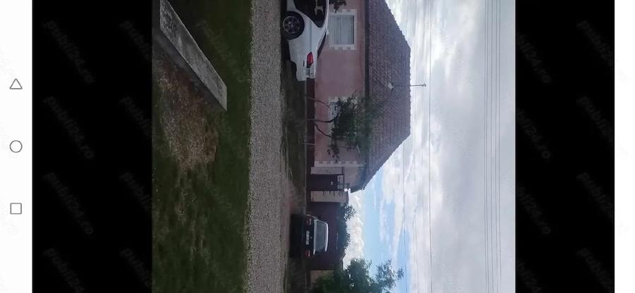 Casă cu Teren 1317 Mp în Central