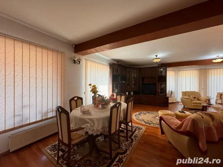Casă cu 4 camere în Zăvoi
