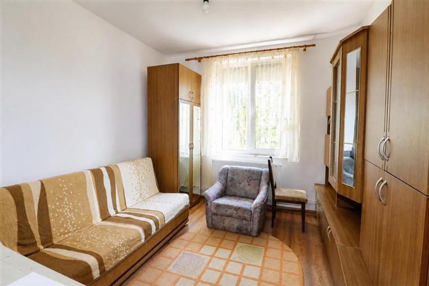 Apartament cu 2 camere nedecomandat, mobilat în Tractorul