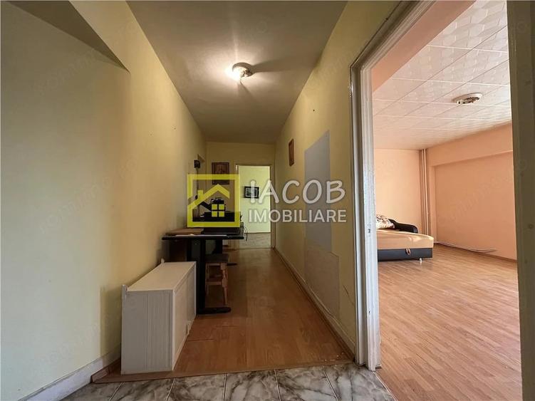 Apartament cu 2 camere decomandat în Central