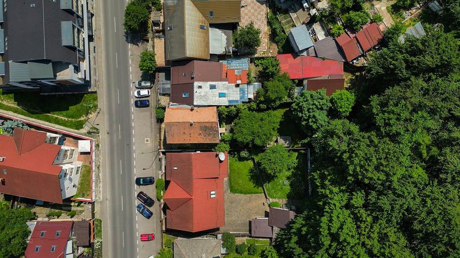 Casă individuală cu 5 camere cu Canalizare în Răcădău