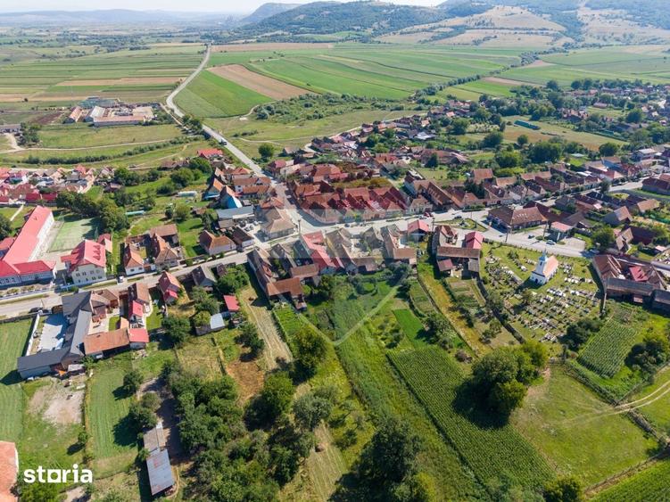 Casă cu 4 camere cu Teren 1346 Mp în Comana