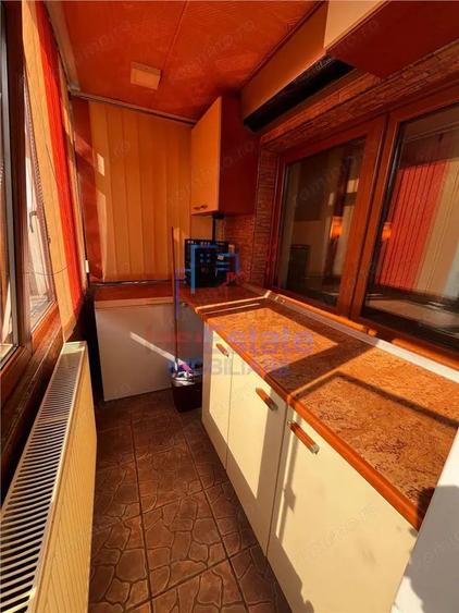 Apartament cu 2 camere decomandat în Filiași