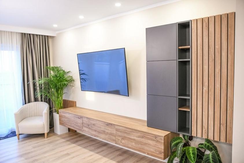 Apartament cu 3 camere decomandat, mobilat în Central